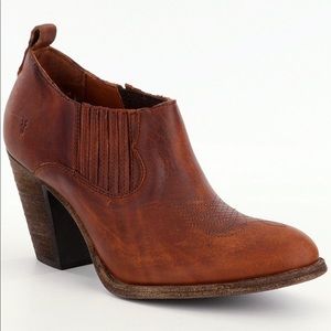 Frye Women's Ilana Leather Shootie